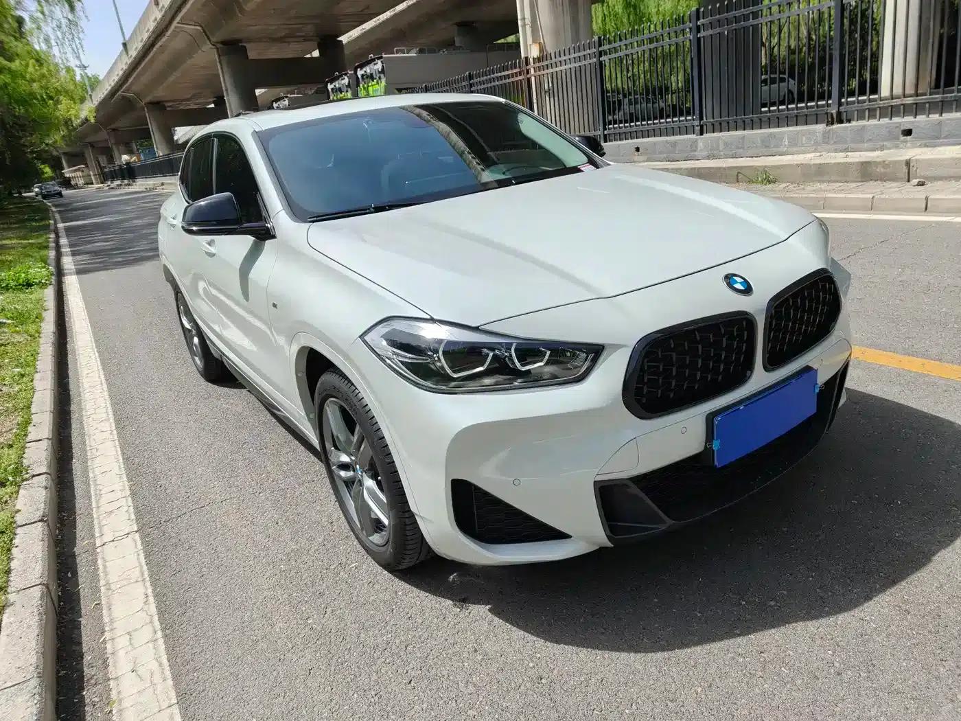 BMW X2 2023 sDrive25i M Sport Shadow Edition — миниатюра 3