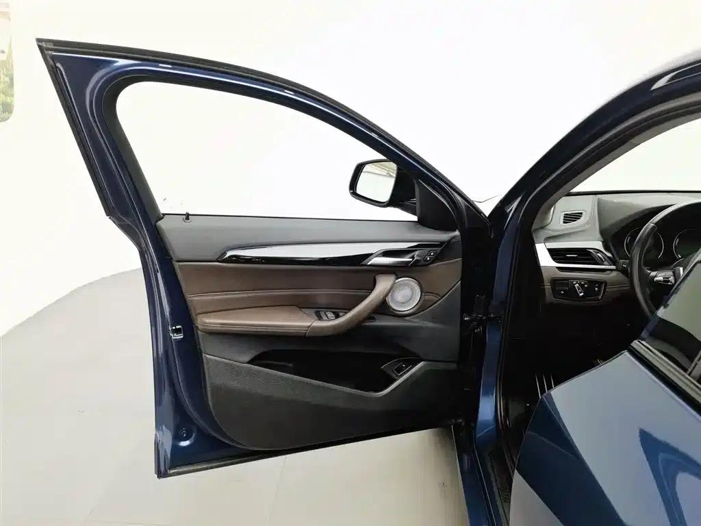 2021 BMW X2 Facelift sDrive25i M Sport Package — миниатюра 8