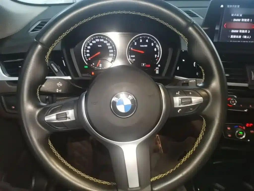 BMW X2 2023 sDrive25i M Sport Shadow Edition — миниатюра 11