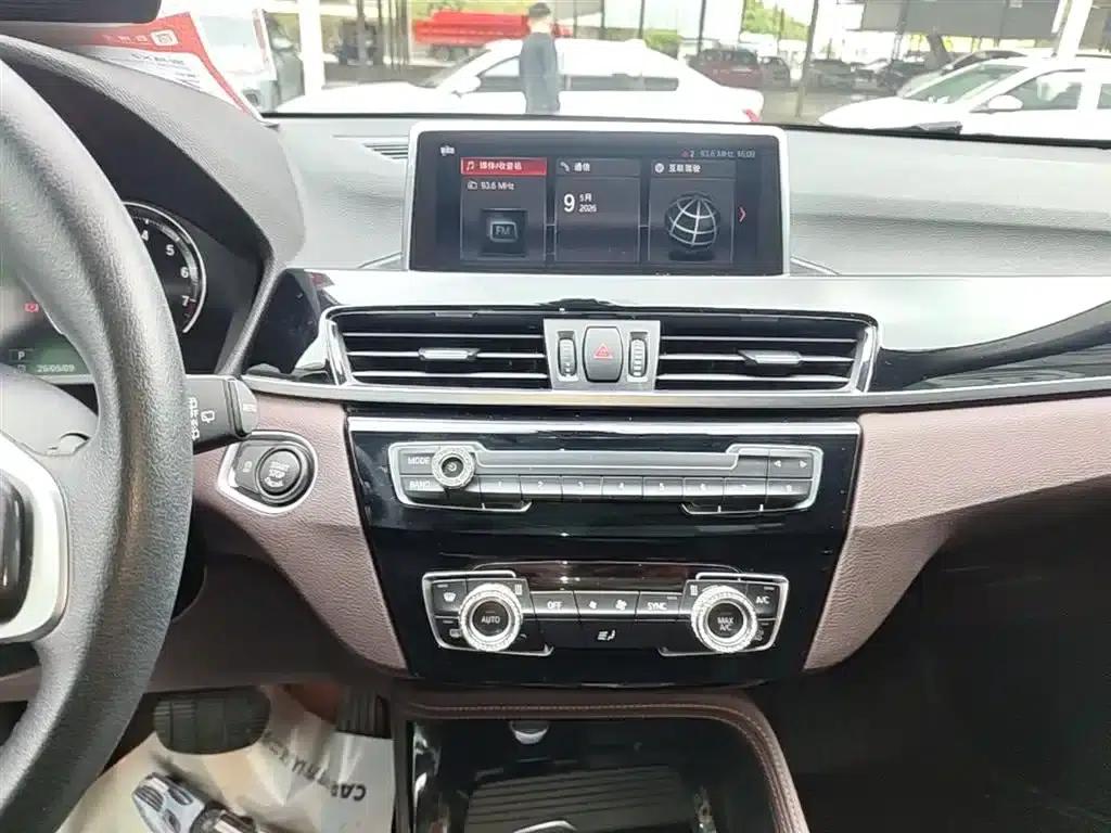 BMW X2 2020 sDrive20i M Sport Package — миниатюра 13