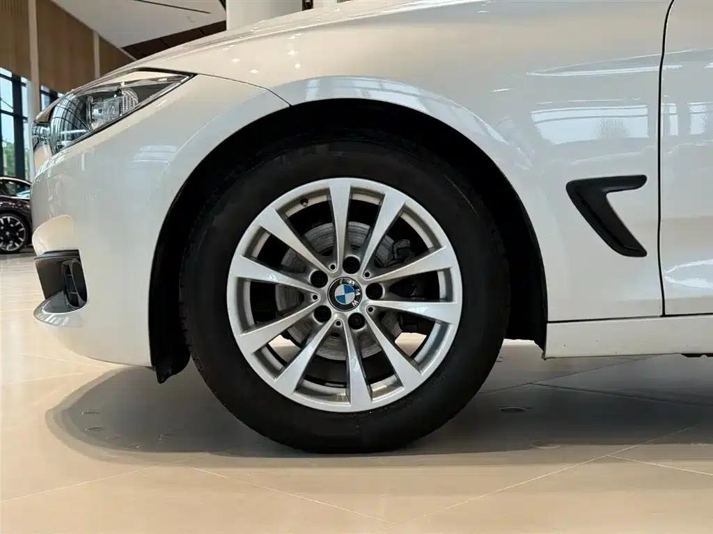 BMW 3 Series GT 2013 320i Leading Edition — миниатюра 11