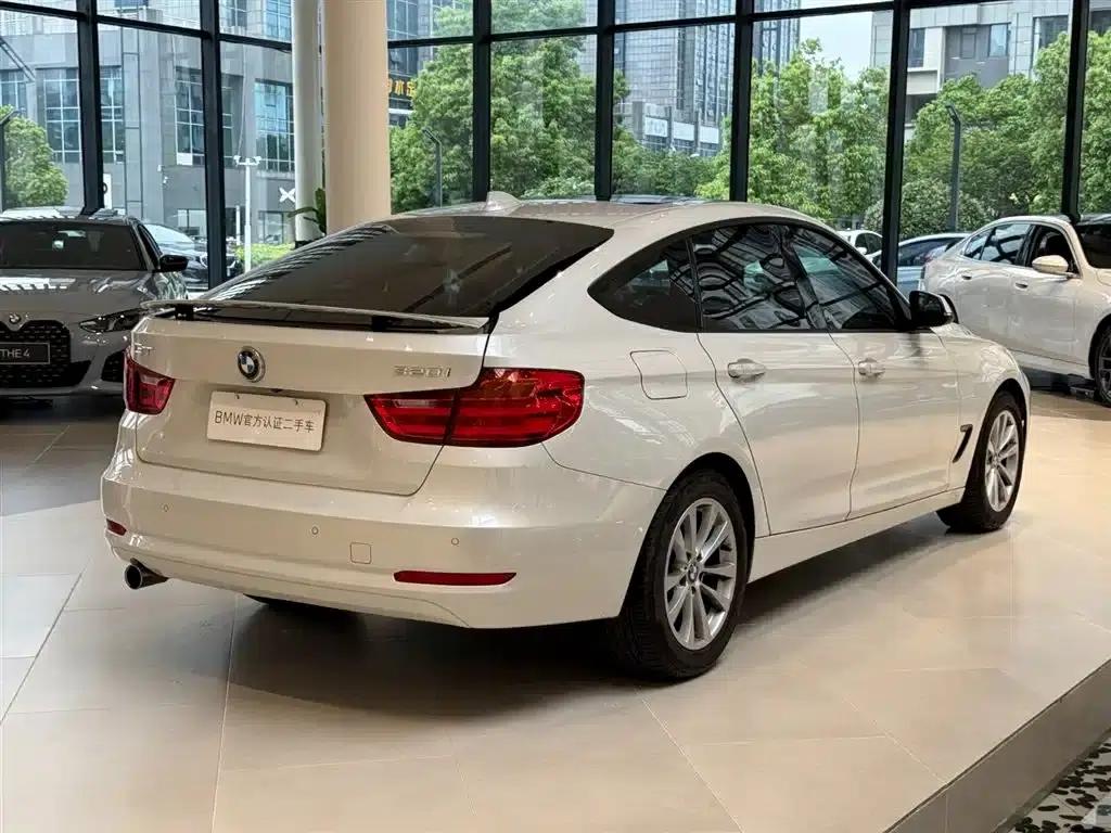 BMW 3 Series GT 2013 320i Leading Edition — миниатюра 13