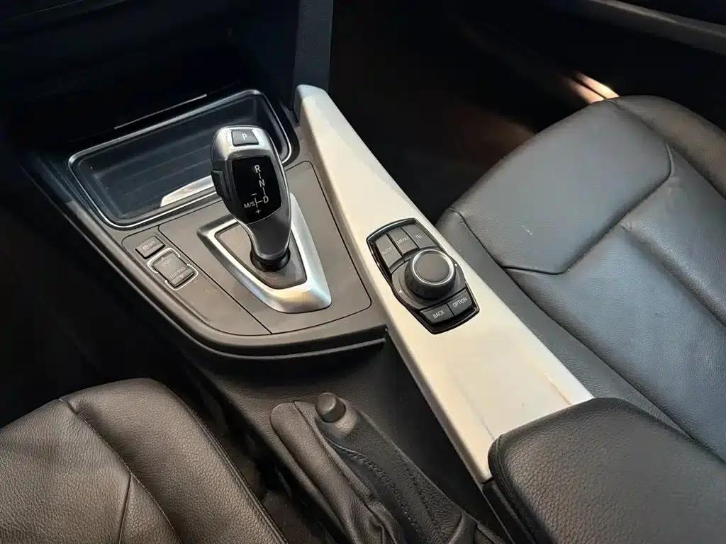 BMW 3 Series GT 2013 320i Leading Edition — миниатюра 3