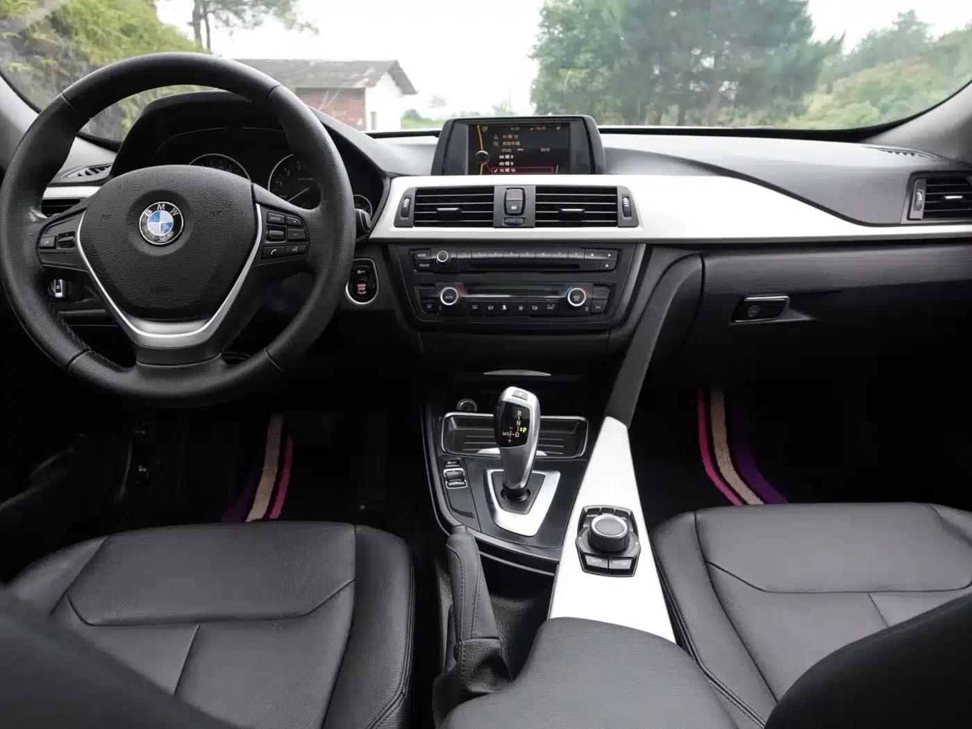 BMW 3 Series GT 2013 320i Leading Edition — миниатюра 15