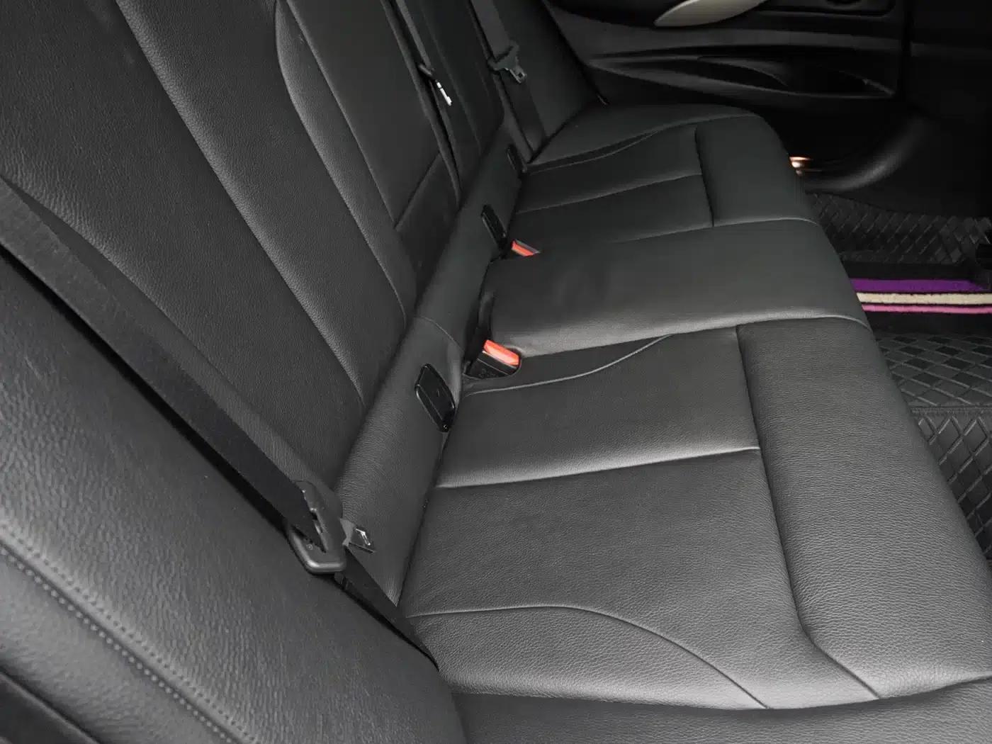 BMW 3 Series GT 2013 320i Leading Edition — миниатюра 19