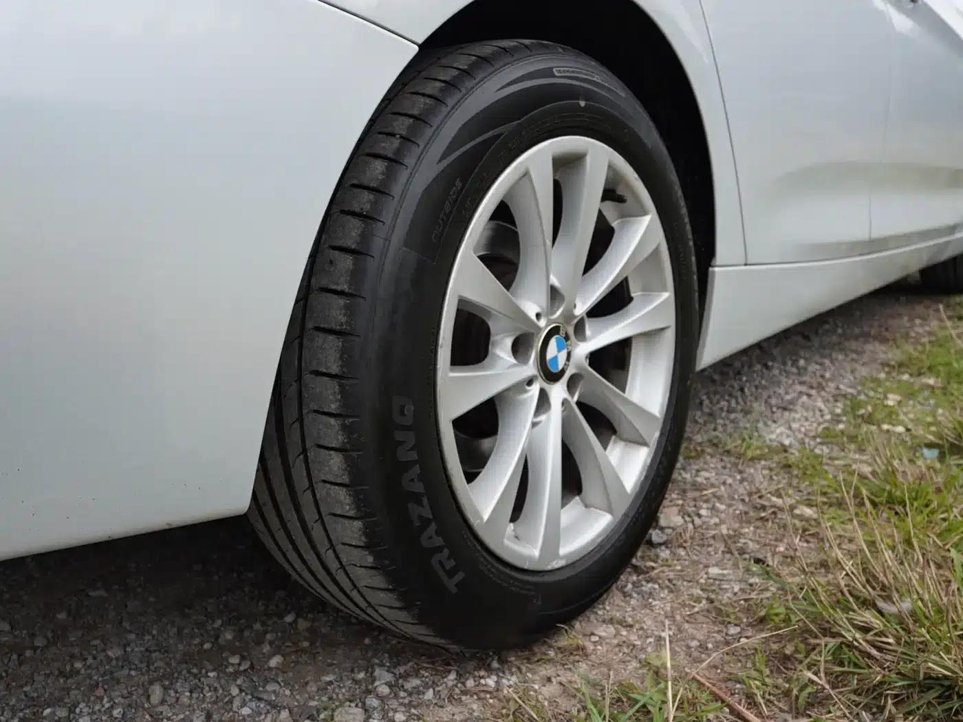 BMW 3 Series GT 2013 320i Leading Edition — миниатюра 28