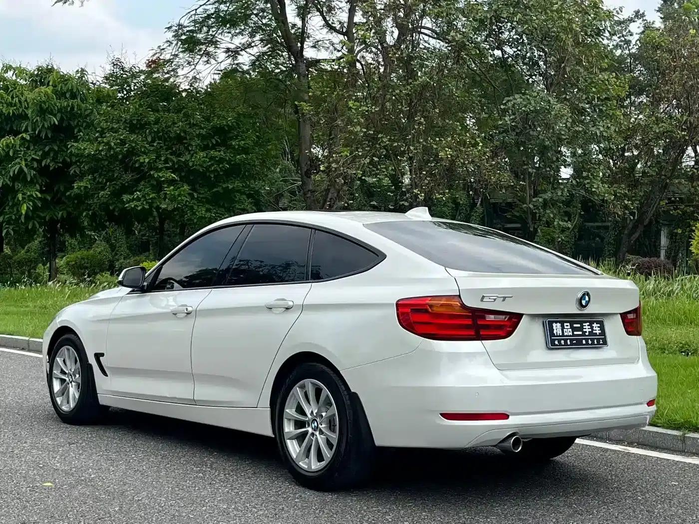 BMW 3 Series GT 2013 320i Leading Edition — миниатюра 11
