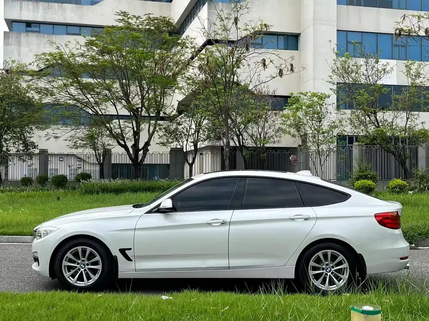 BMW 3 Series GT 2013 320i Leading Edition — миниатюра 3
