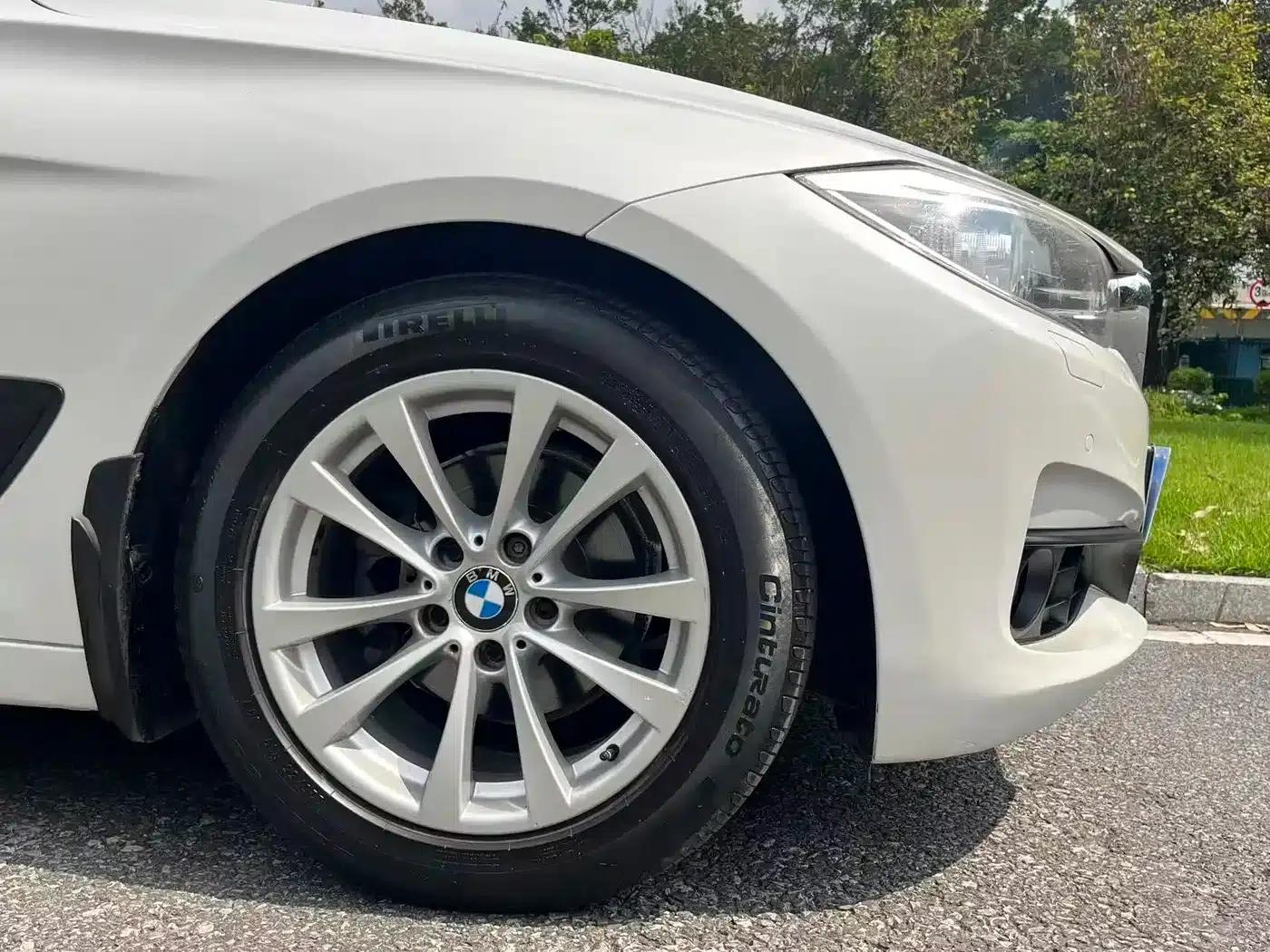 BMW 3 Series GT 2013 320i Leading Edition — миниатюра 9