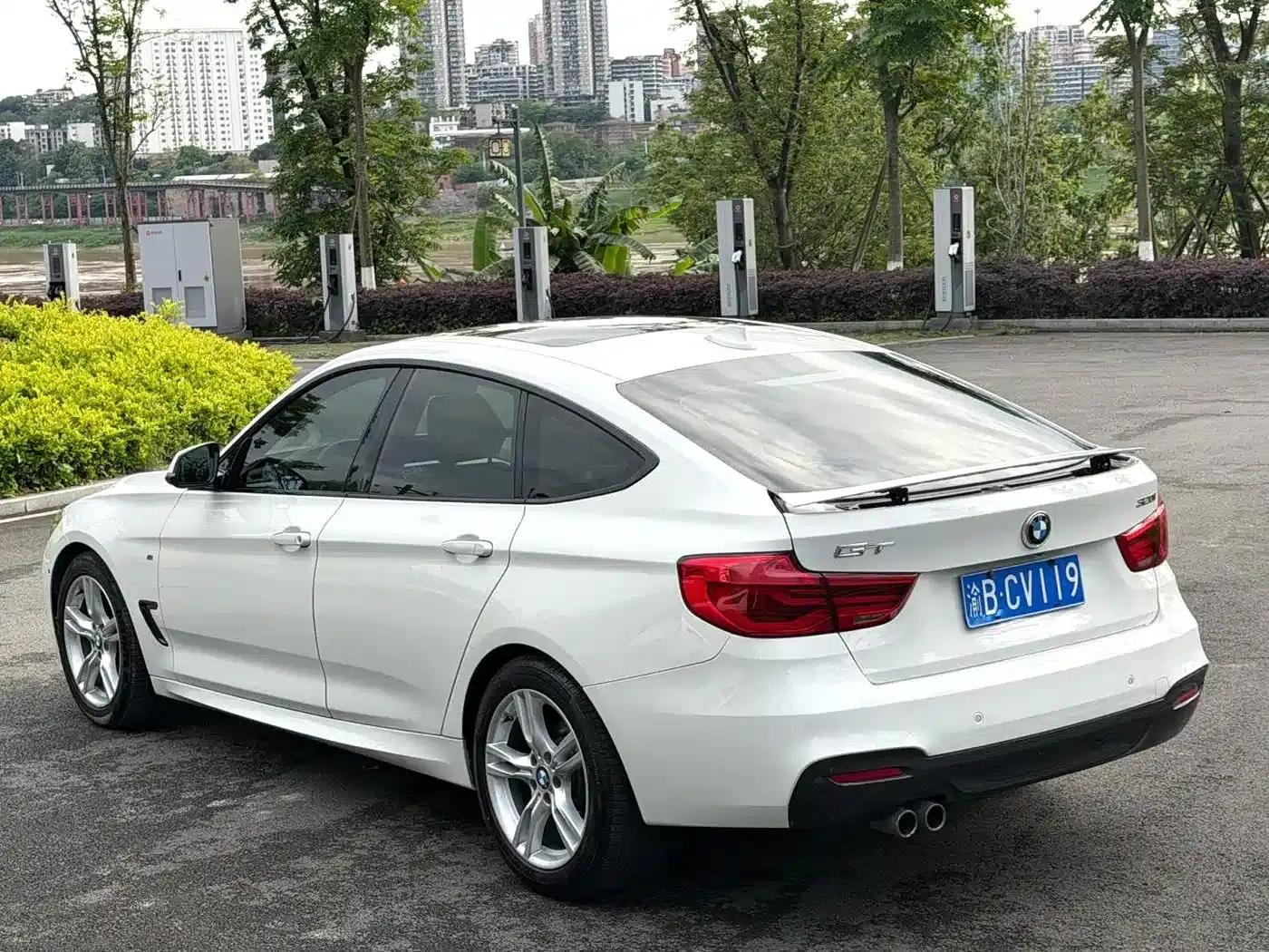 BMW 3 Series GT 2018 320i Fashion Edition — миниатюра 4