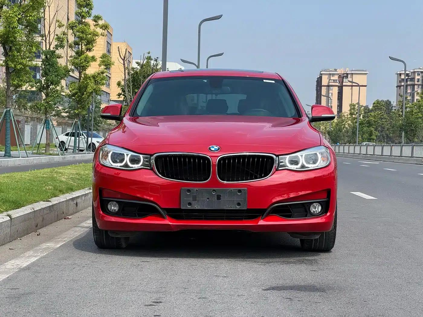 BMW 3 Series GT 2013 320i Leading Edition — миниатюра 2