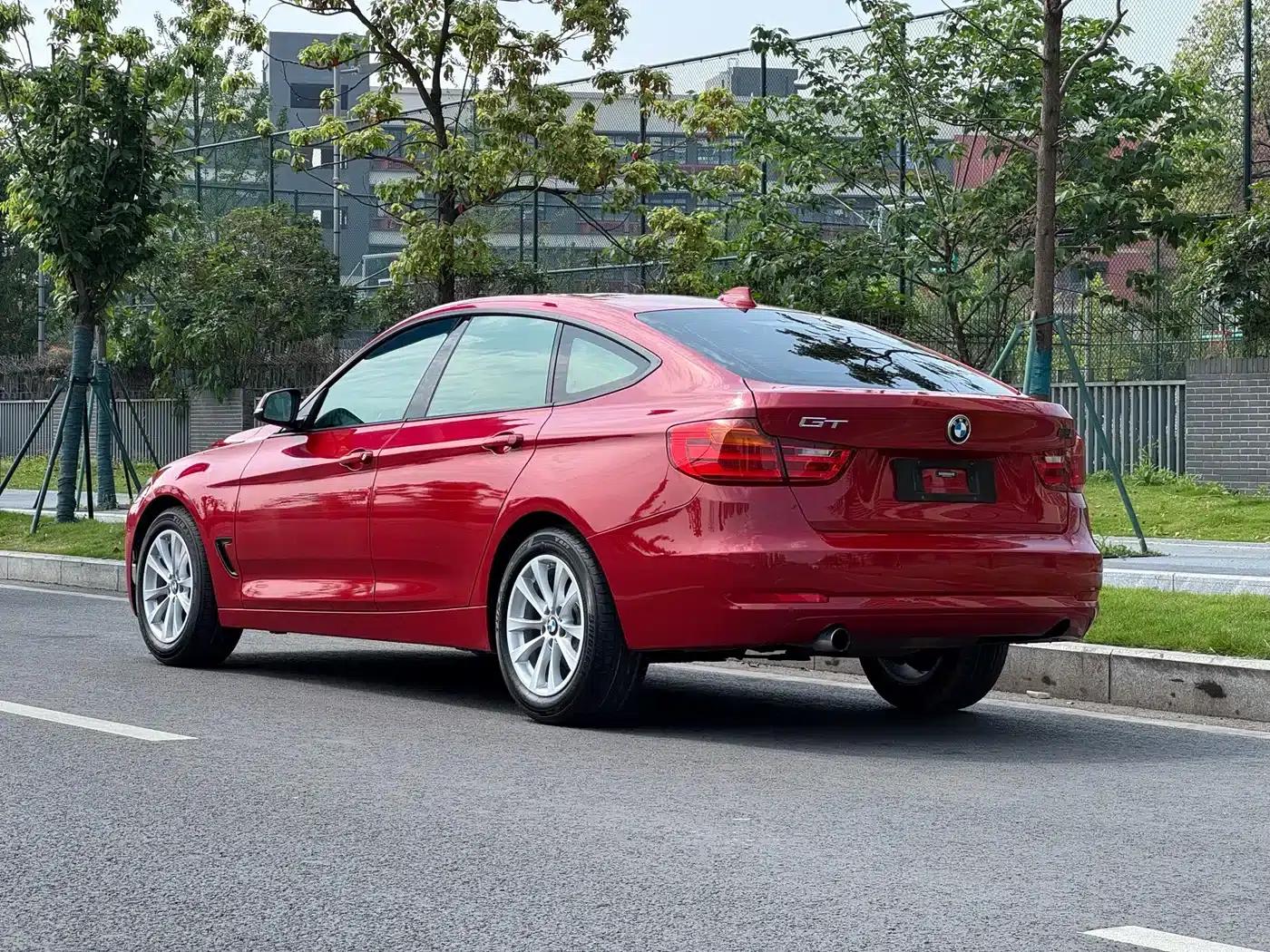 BMW 3 Series GT 2013 320i Leading Edition — миниатюра 11