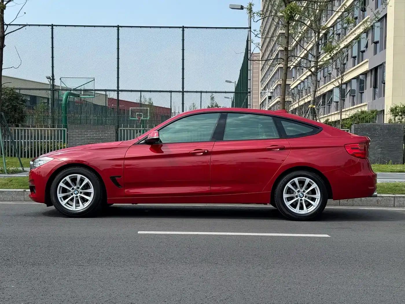 BMW 3 Series GT 2013 320i Leading Edition — миниатюра 9