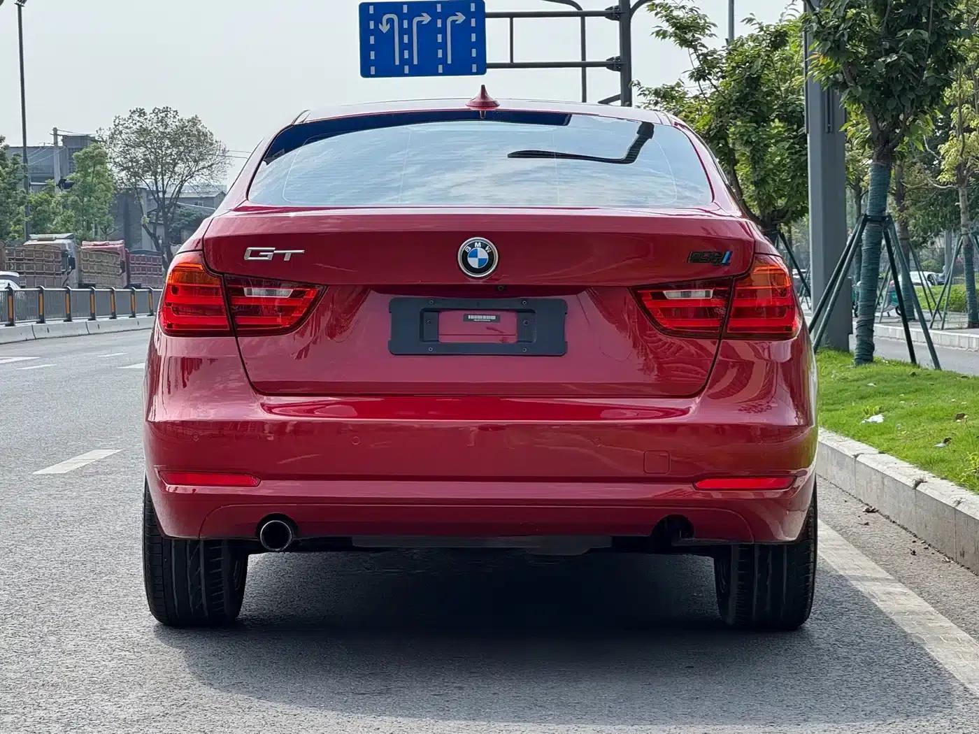 BMW 3 Series GT 2013 320i Leading Edition — миниатюра 10