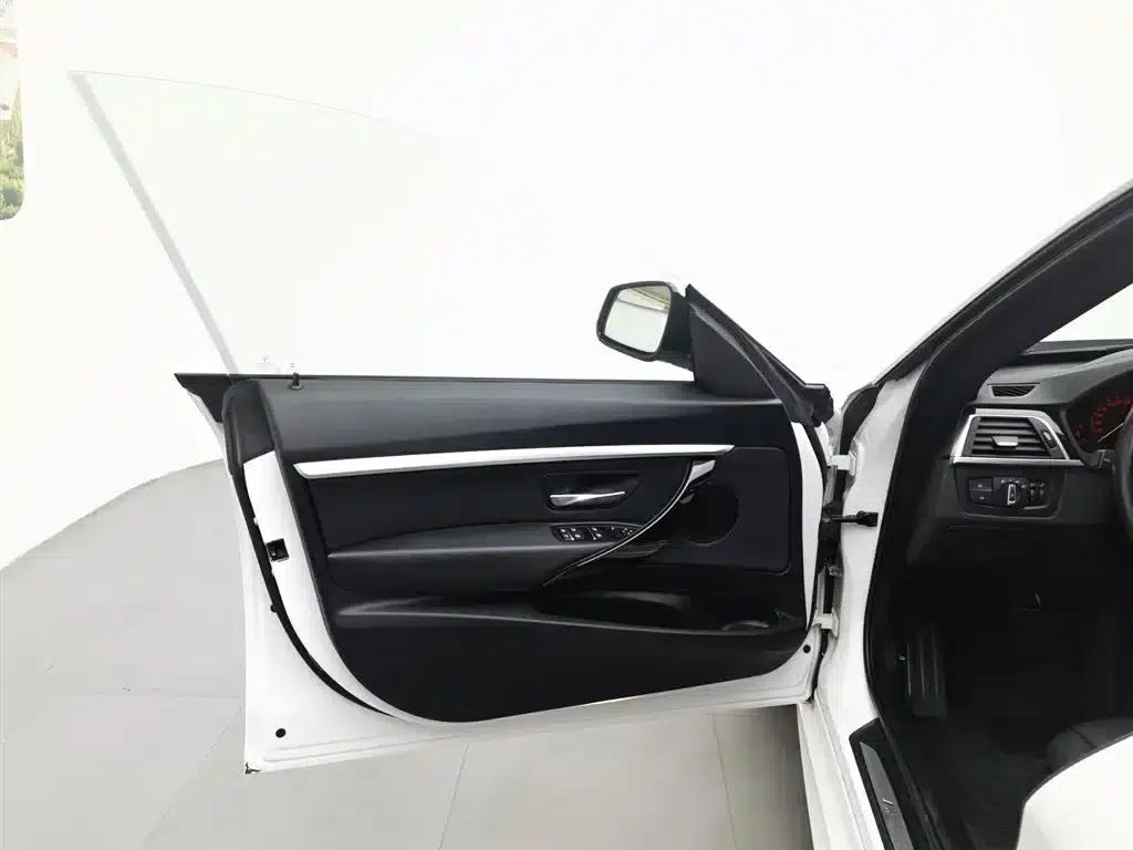 2019 BMW 3 Series GT 320i M Sport Package — миниатюра 8