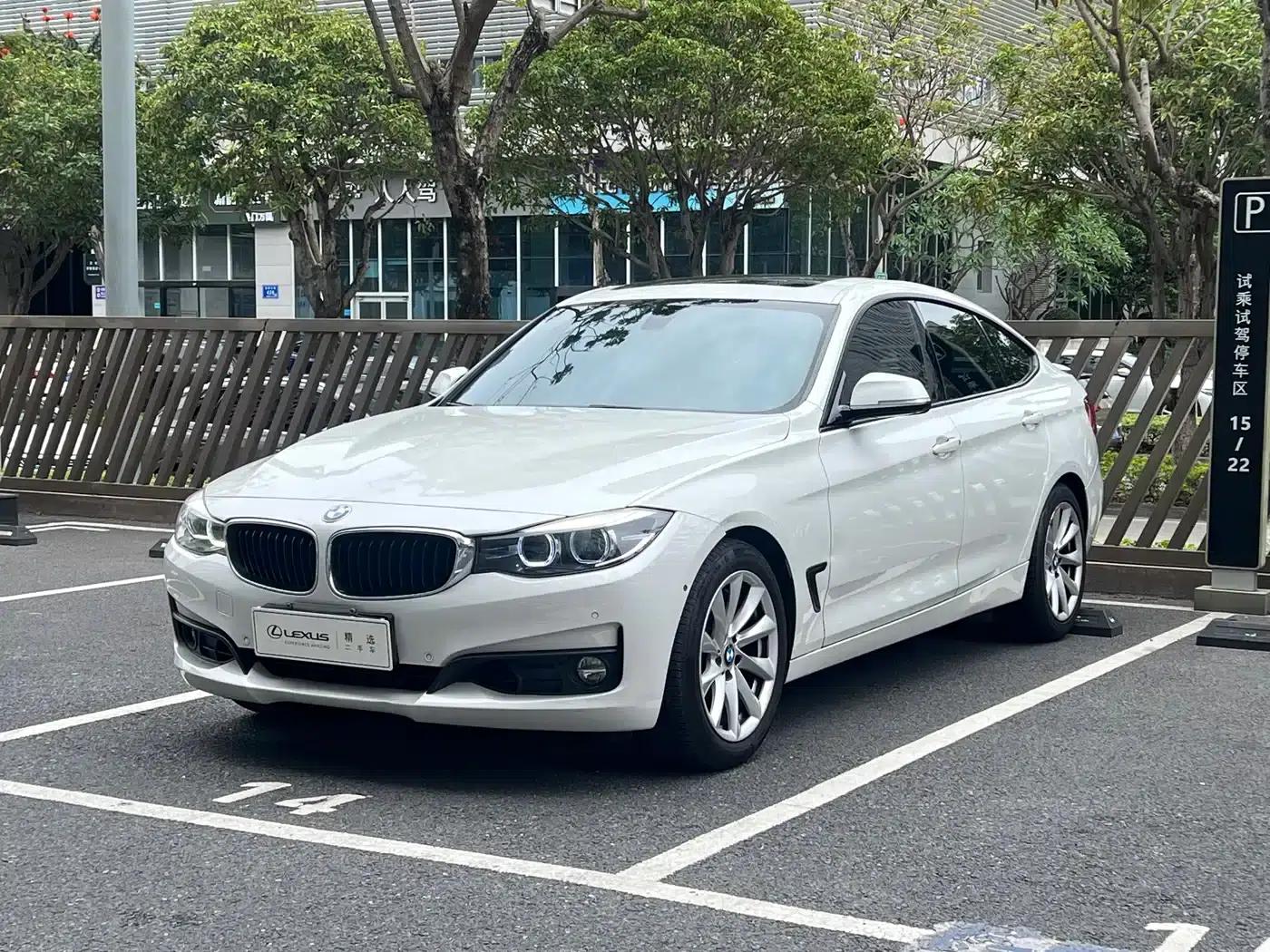 BMW 3 Series GT 2018 320i Fashion Edition — миниатюра 3
