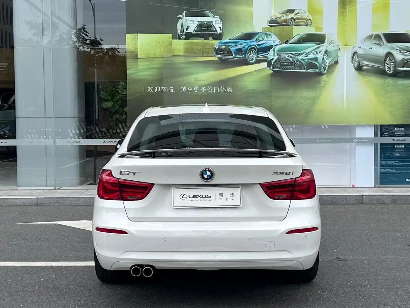 BMW 3 Series GT 2018 320i Fashion Edition — миниатюра 8