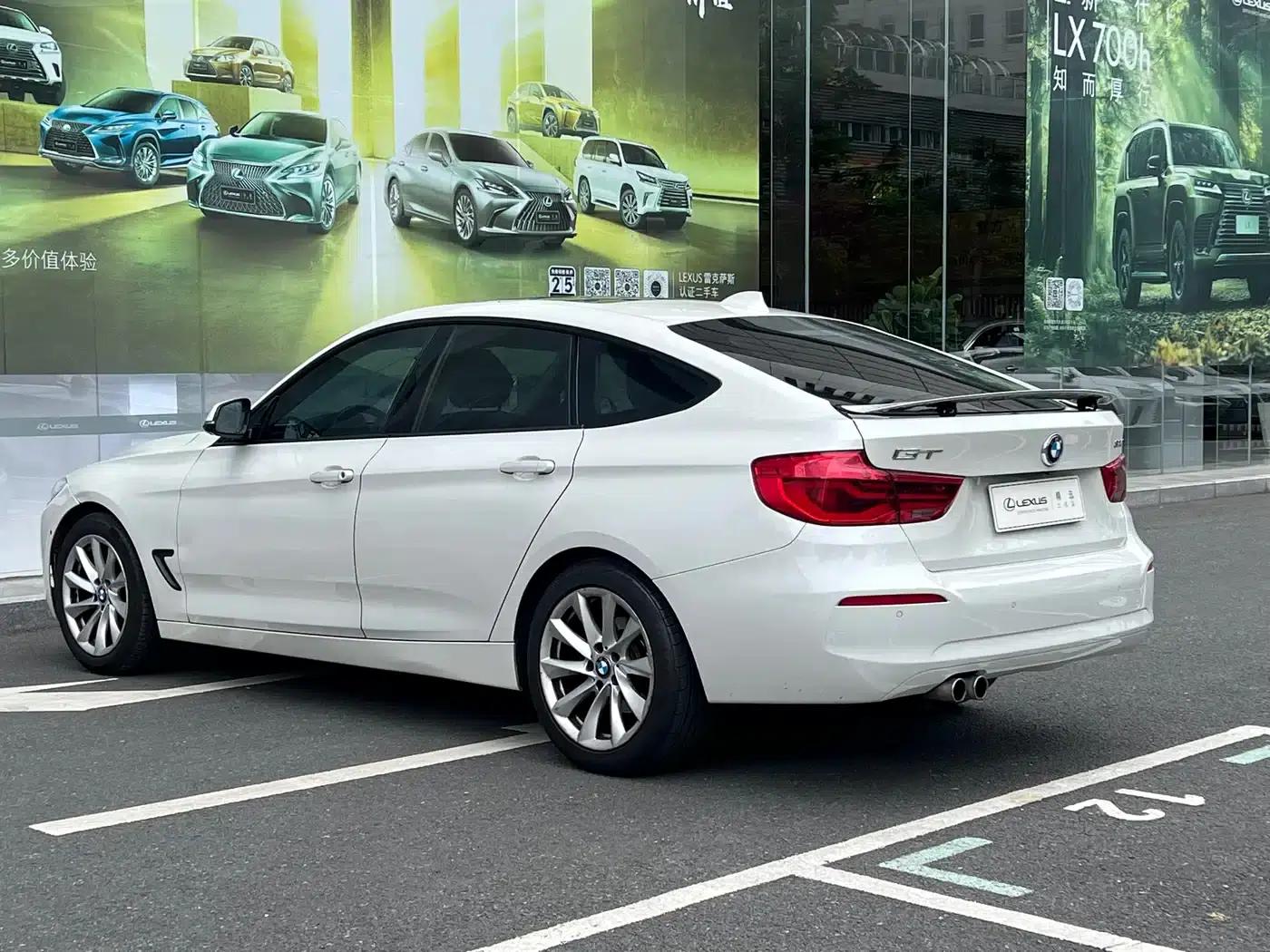 BMW 3 Series GT 2018 320i Fashion Edition — миниатюра 9
