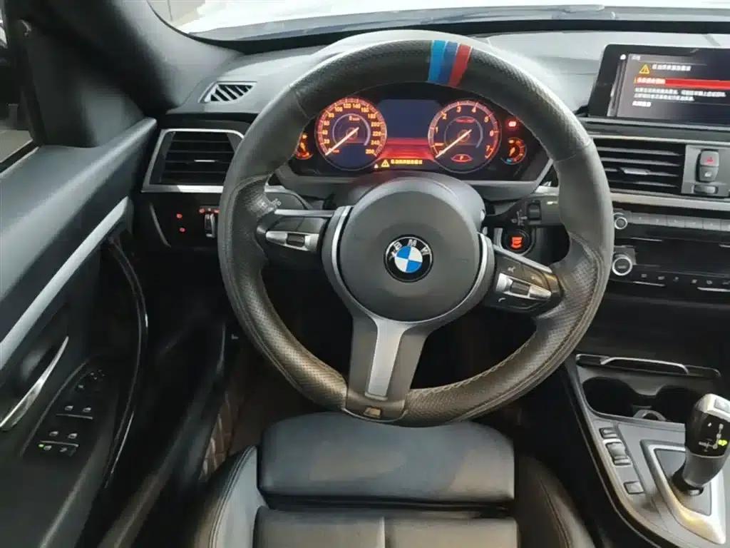 2019 BMW 3 Series GT 320i M Sport Package — миниатюра 11