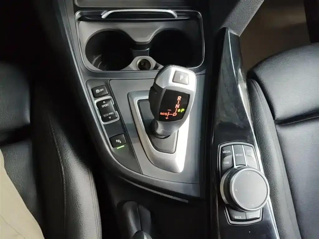 2019 BMW 3 Series GT 320i M Sport Package — миниатюра 14