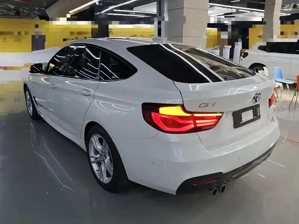 2019 BMW 3 Series GT 320i M Sport Package — миниатюра 5