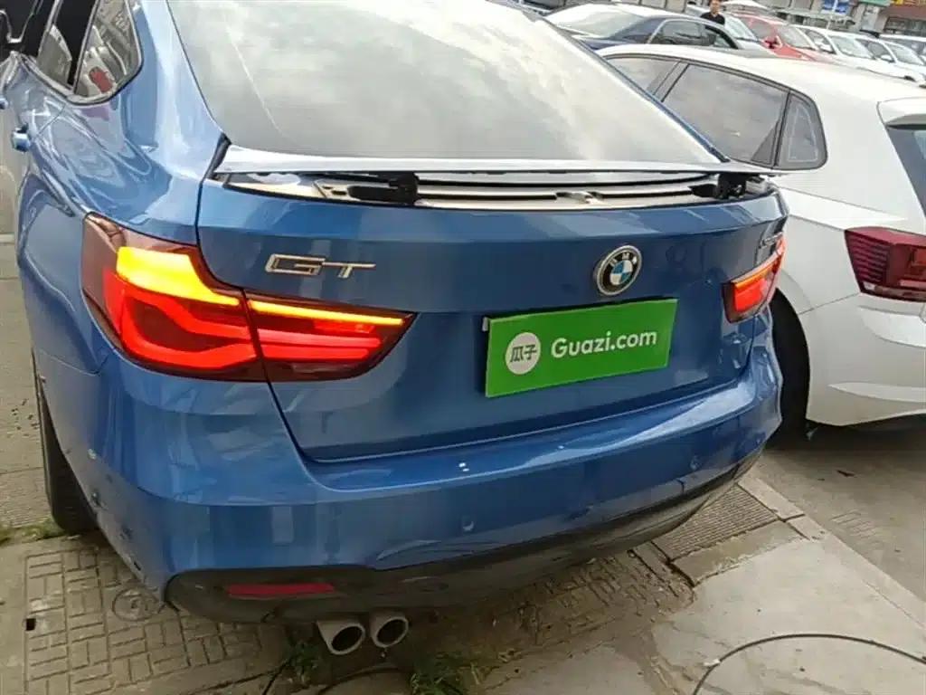 2019 BMW 3 Series GT 320i M Sport Package — миниатюра 6