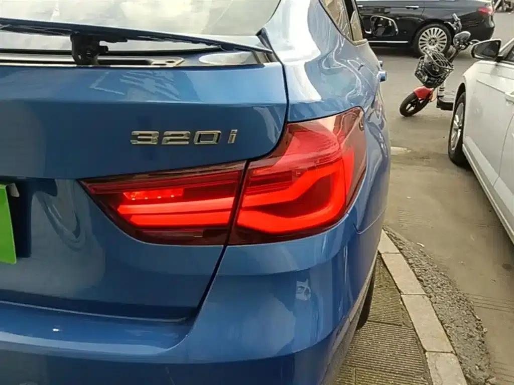 2019 BMW 3 Series GT 320i M Sport Package — миниатюра 8