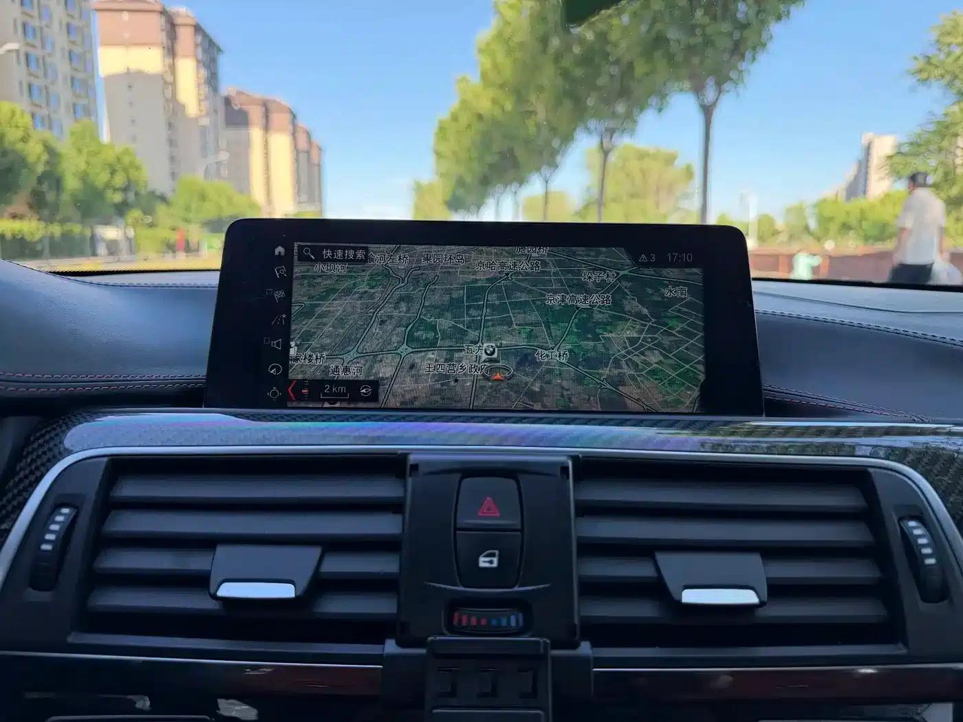 2017 BMW M4 Coupe Fan Edition — миниатюра 20