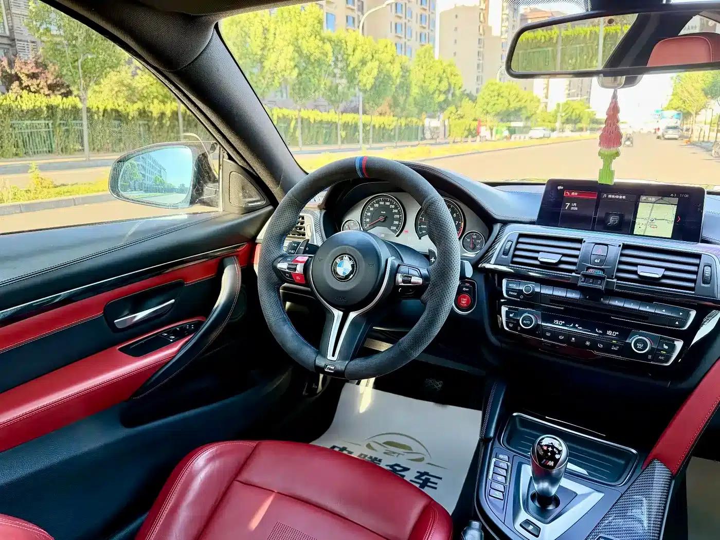 2017 BMW M4 Coupe Fan Edition — миниатюра 26