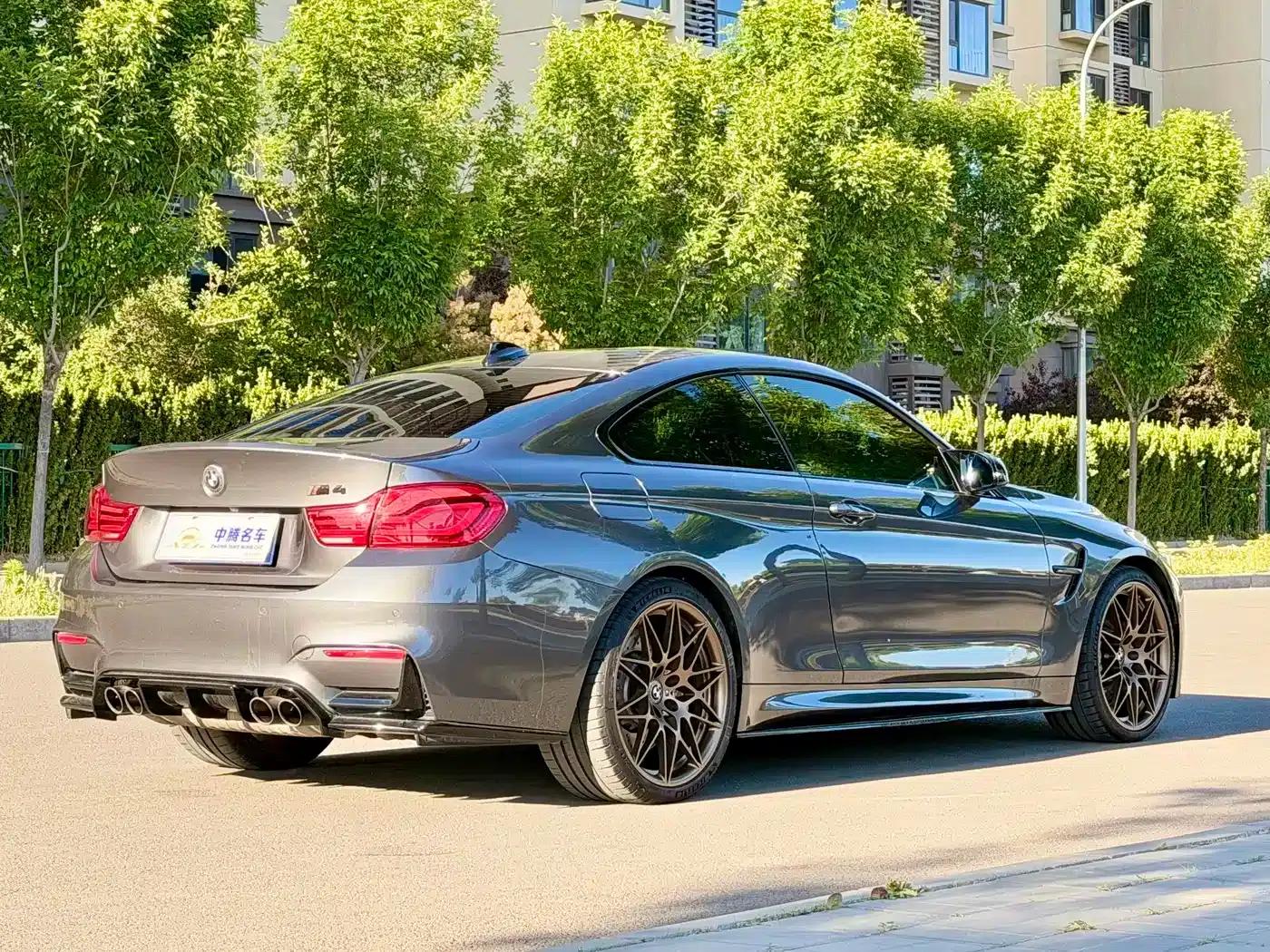 2017 BMW M4 Coupe Fan Edition — миниатюра 30