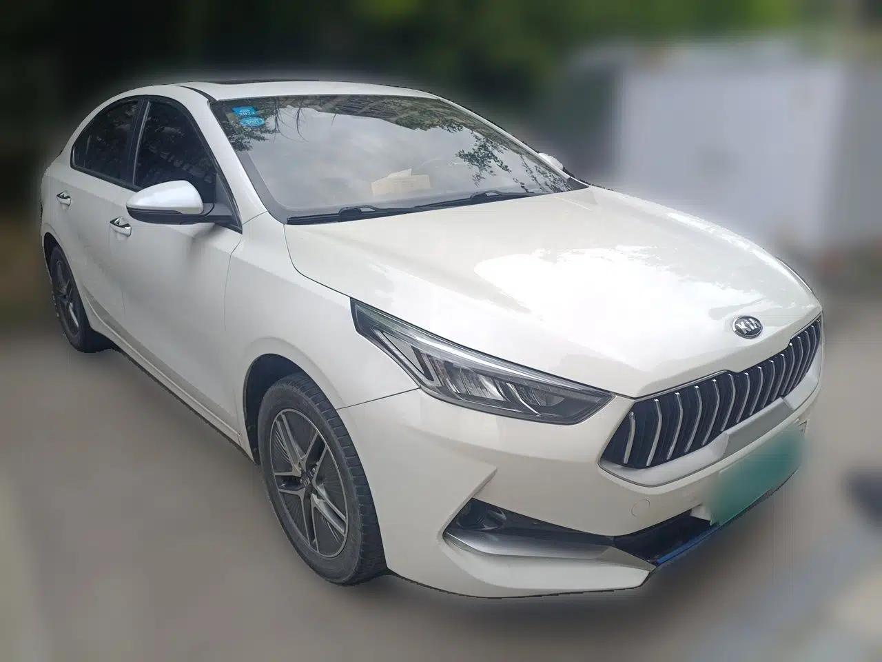 Kia K3 New Energy 2019 1.6L PHEV Smart Connectivity Edition — миниатюра 3
