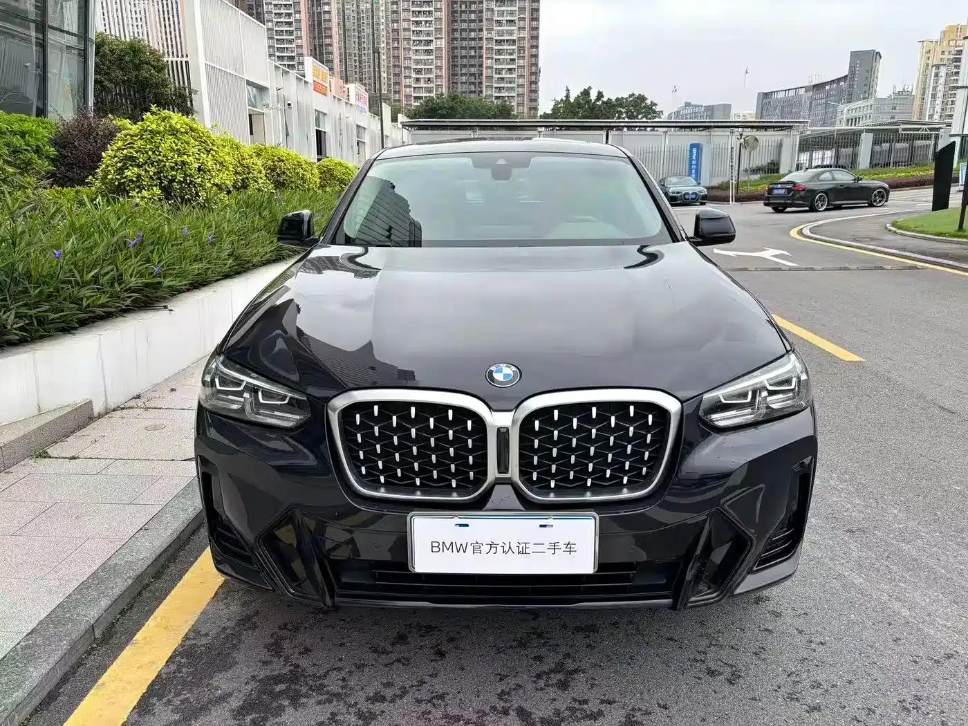 2022 BMW X4 xDrive 25i M Sport Package — миниатюра 2