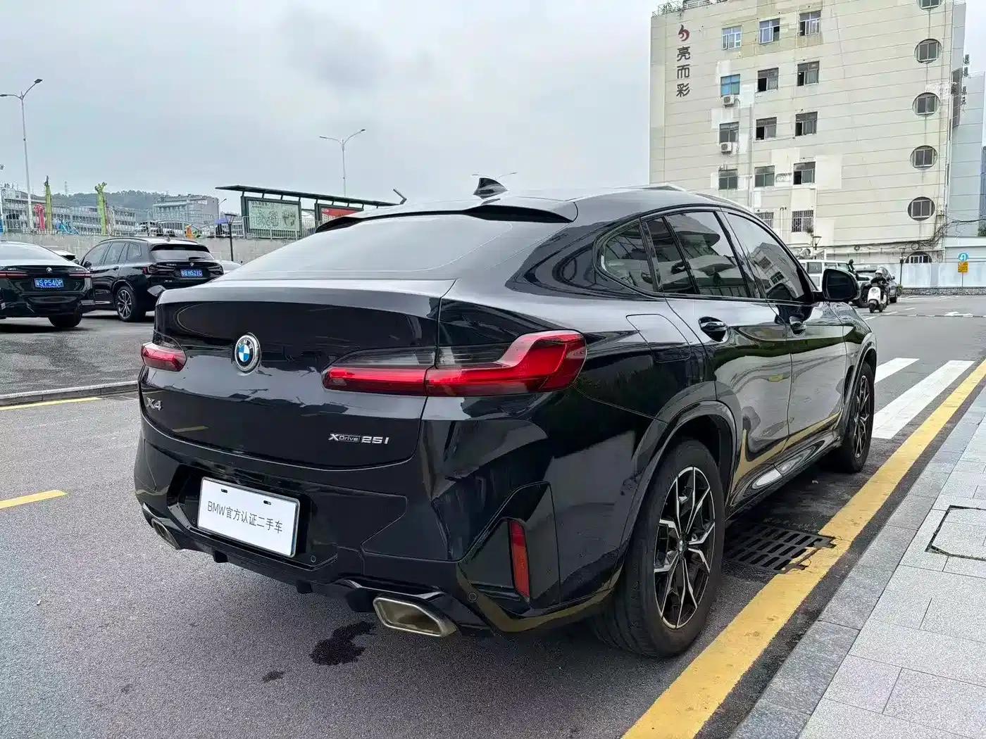 2022 BMW X4 xDrive 25i M Sport Package — миниатюра 5