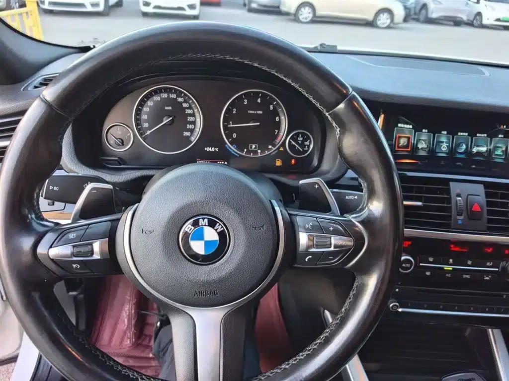 2016 BMW X4 xDrive20i M Sport — миниатюра 16