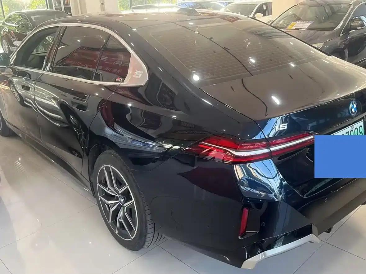 BMW i5 2025 eDrive 40L M Sport Package — миниатюра 9