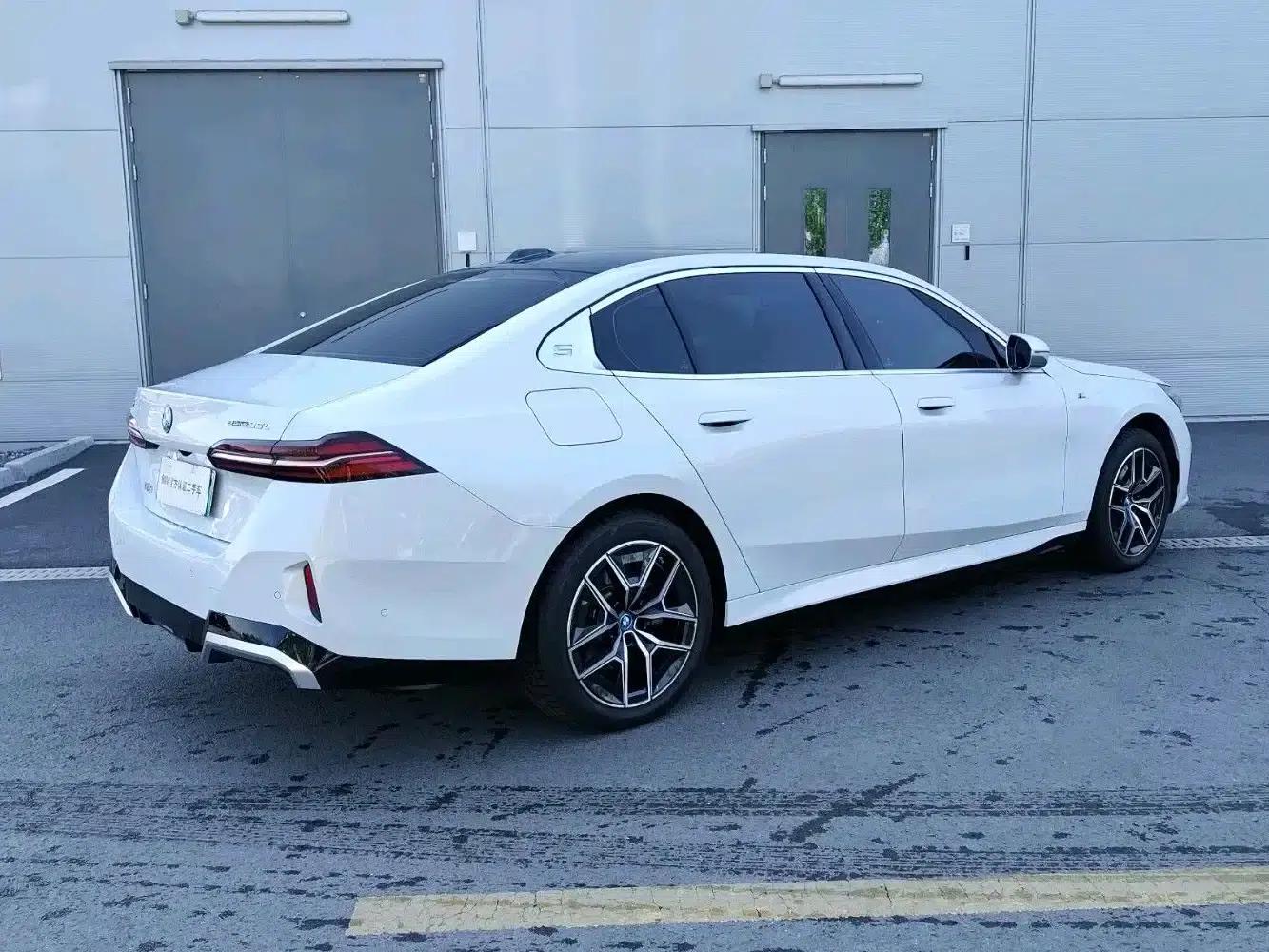 BMW i5 2025 eDrive 35L M Sport Package — миниатюра 5