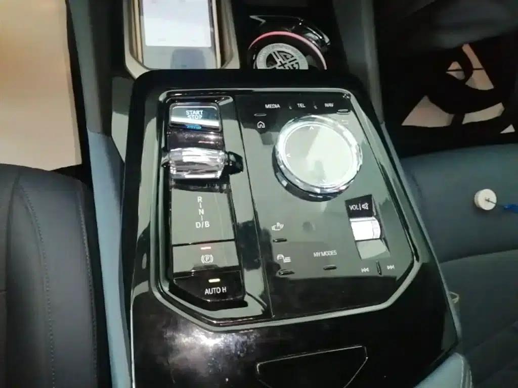 BMW i5 2024 eDrive 35L Premium M Sport Package — миниатюра 14