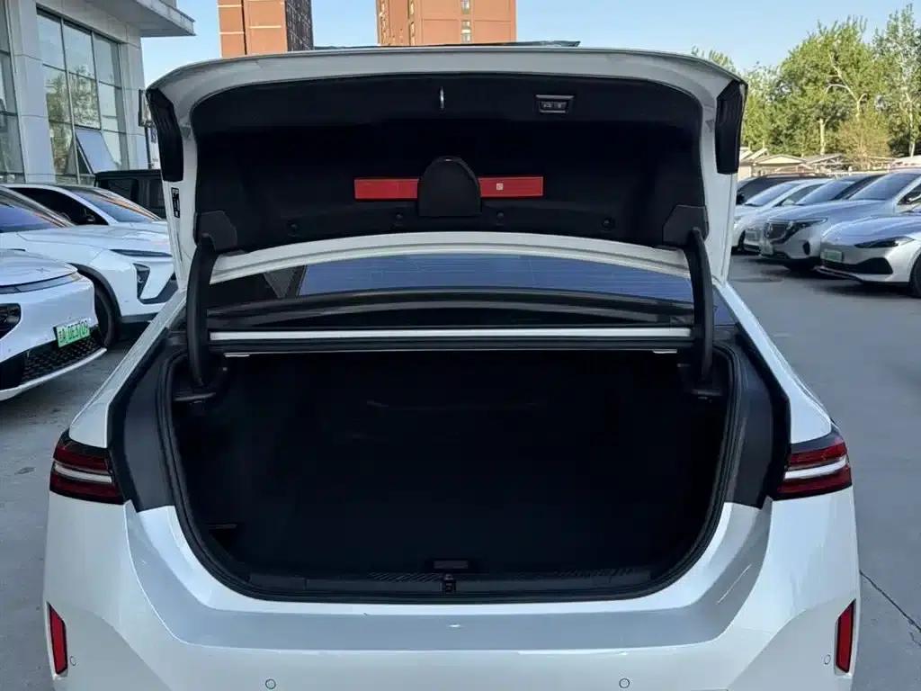 BMW i5 2024 eDrive 35L Premium M Sport Package — миниатюра 19