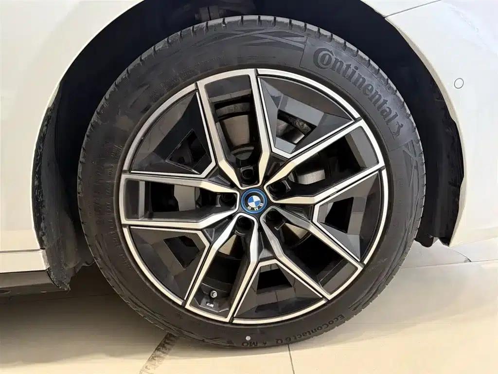 BMW i5 2024 eDrive 35L Premium M Sport Package — миниатюра 23