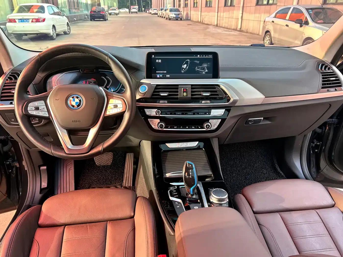 BMW iX3 2021 Leading Edition — миниатюра 8