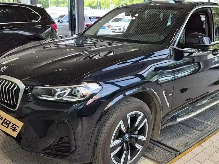 BMW iX3 2022 Facelift Leading Edition — миниатюра 1