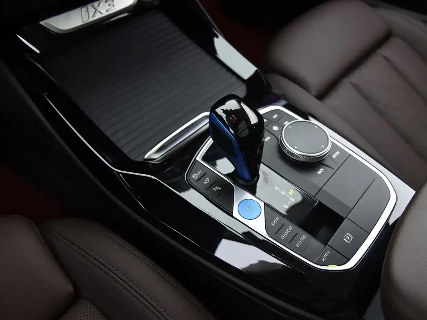 BMW iX3 2022 Leading Edition — миниатюра 15
