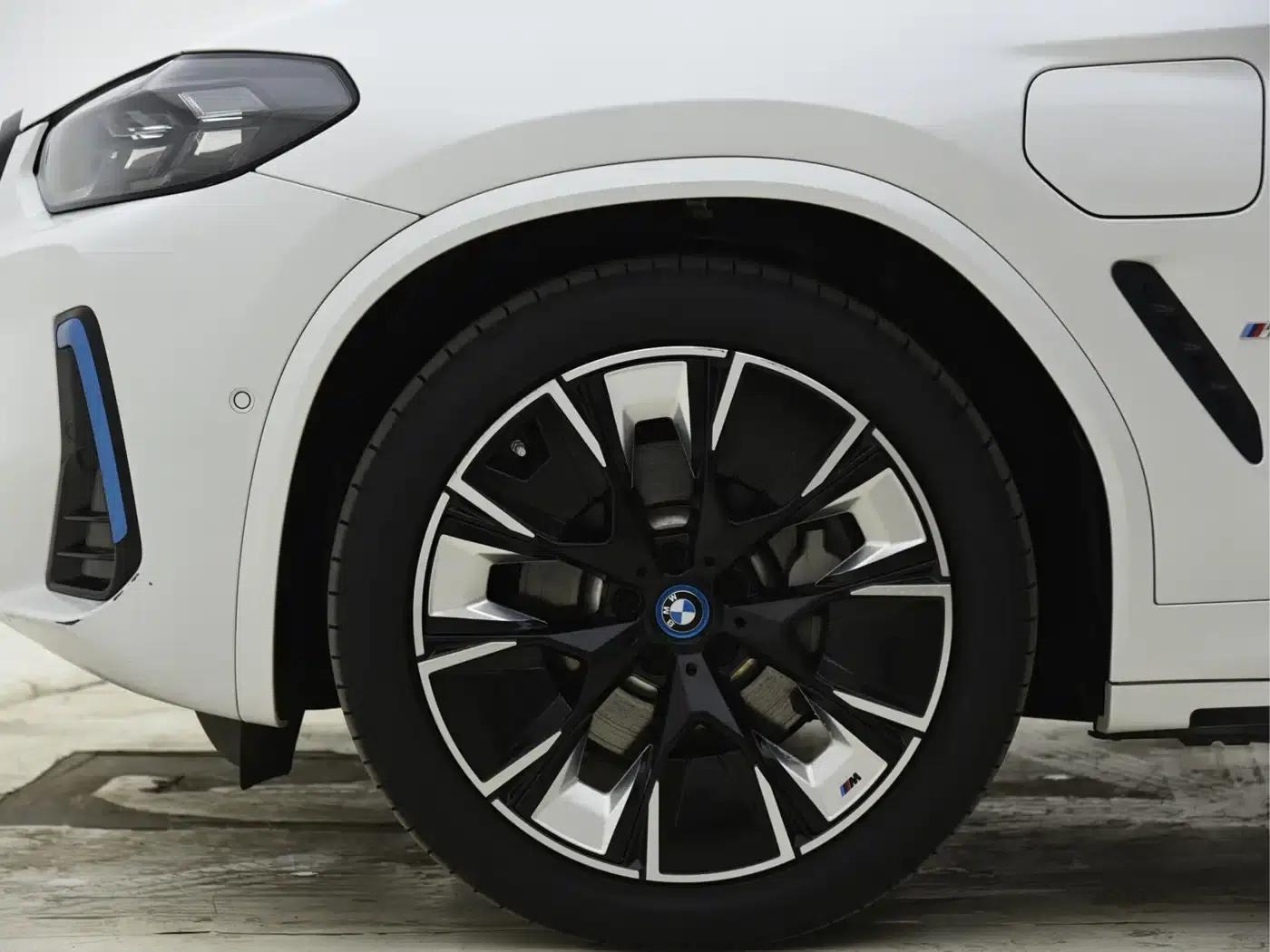 BMW iX3 2022 Leading Edition — миниатюра 9
