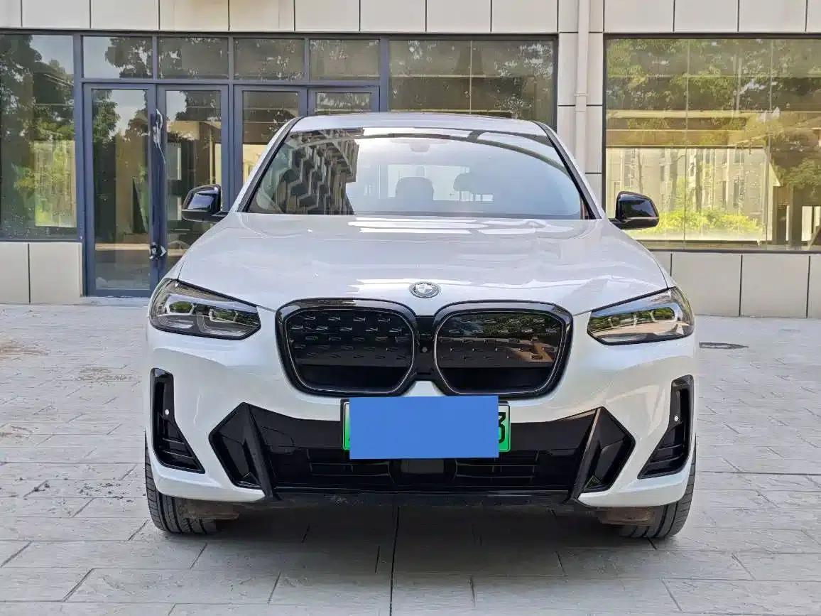 BMW iX3 2022 Leading Edition — миниатюра 2