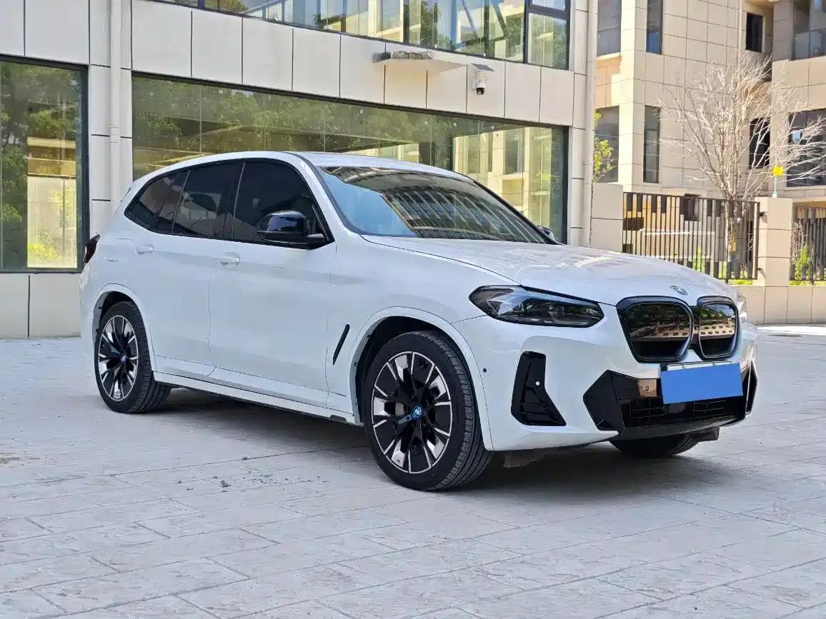 BMW iX3 2022 Leading Edition — миниатюра 3