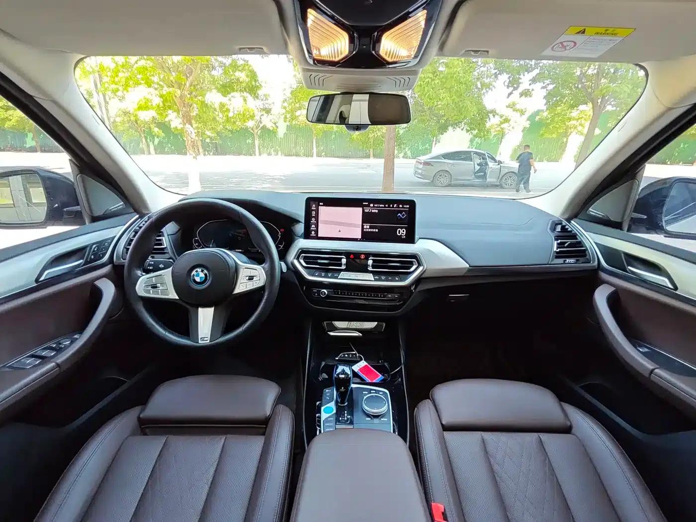 BMW iX3 2022 Leading Edition — миниатюра 7