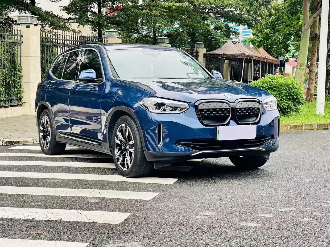 BMW iX3 2021 Leading Edition — миниатюра 3