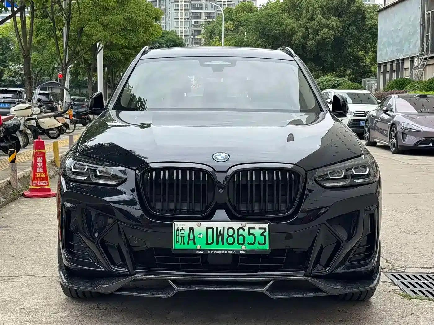 BMW iX3 2023 Leading Edition — миниатюра 2