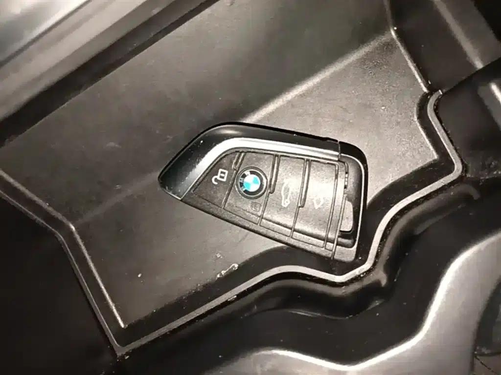 BMW iX3 2021 Leading Edition — миниатюра 9