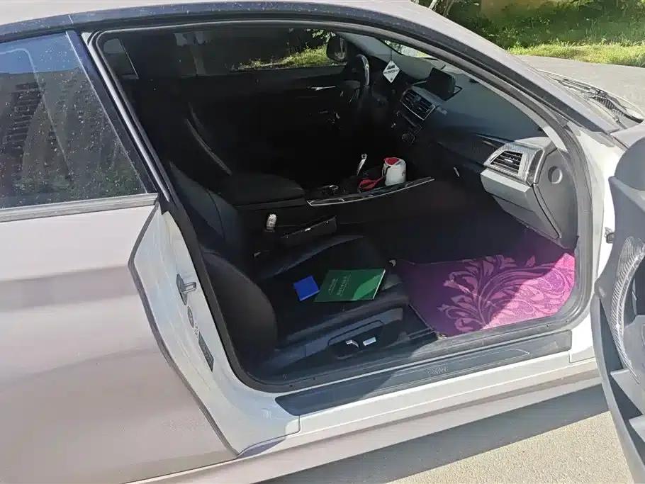 2017 BMW 2 Series Imported Model 220i Leading Edition — миниатюра 8